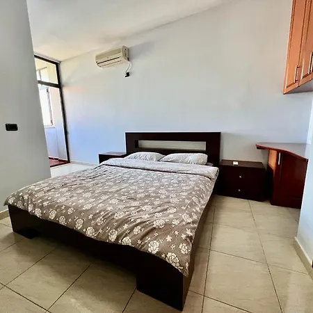 Cozy And Lovely In Center Apartamento Tirana