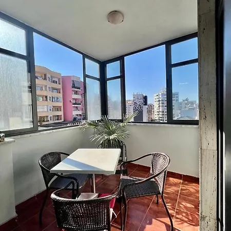 Apartamento Cozy And Lovely In Center Tirana